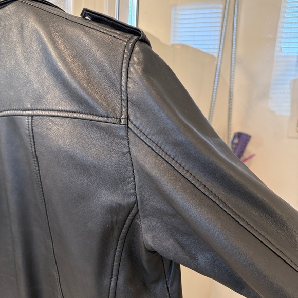 Men's Black Leather Jacket - Picture 4 of 13
